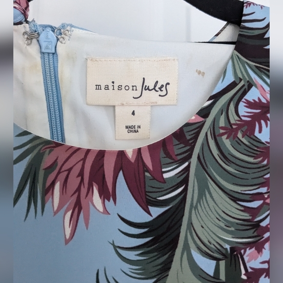 Dress - Picture 2 of 4